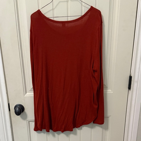 Old Navy Women's Rich Red Long Sleeve Top - Picture 3 of 3
